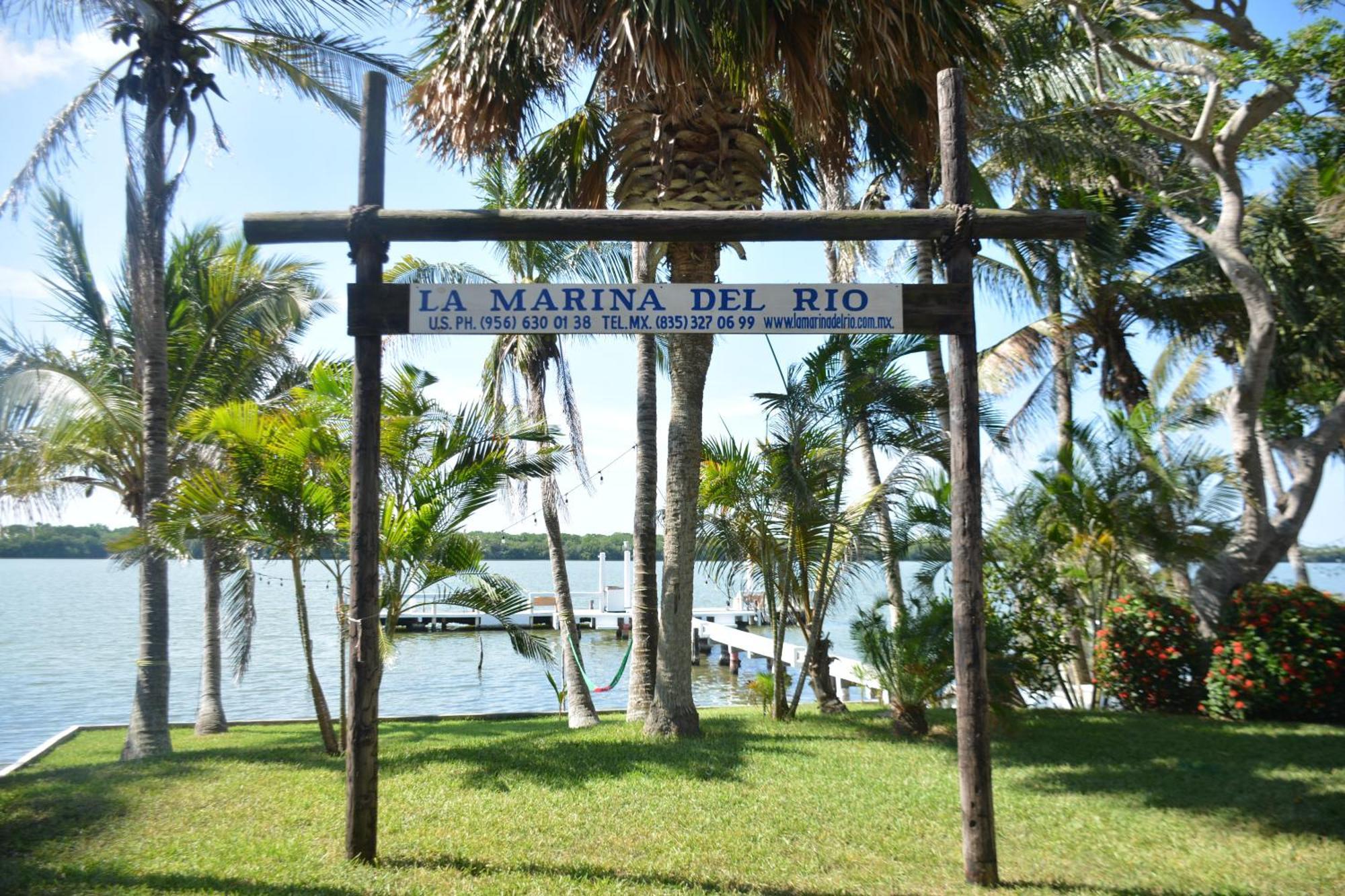 Hotel La Marina Del Rio La Pesca Ngoại thất bức ảnh